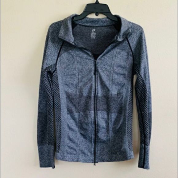 Workout gray zipped up sweater - Picture 2 of 5